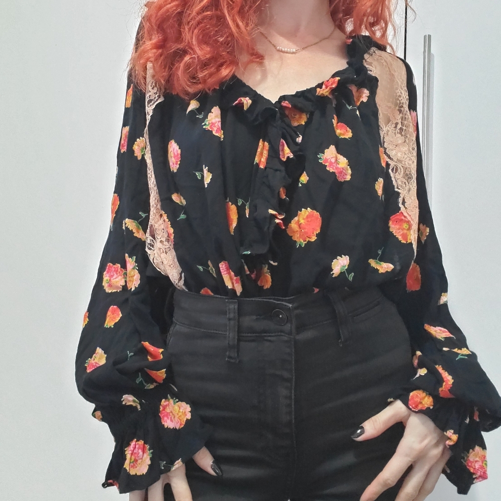 Black flower print body suit